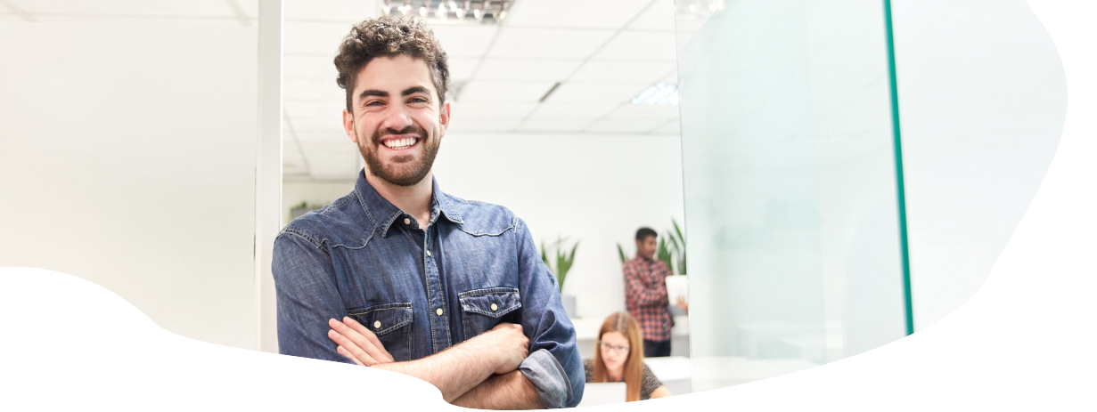 Bild Büro mit Mitarbeitern, die arbeiten